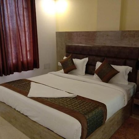 ניו דלהי Hotel Broadway מראה חיצוני תמונה