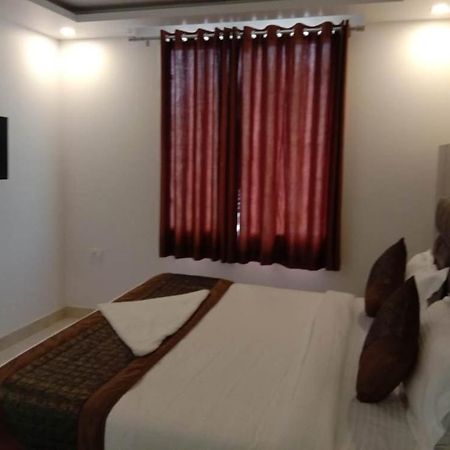 ניו דלהי Hotel Broadway מראה חיצוני תמונה