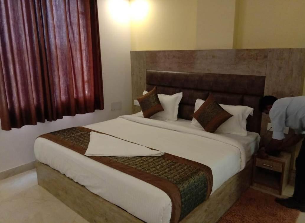 ניו דלהי Hotel Broadway מראה חיצוני תמונה