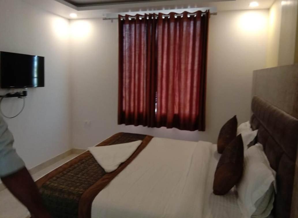 ניו דלהי Hotel Broadway מראה חיצוני תמונה