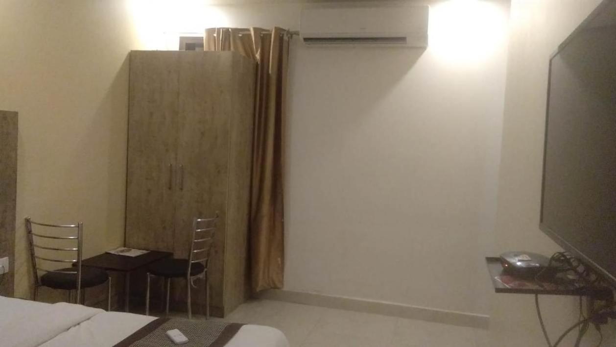 ניו דלהי Hotel Broadway מראה חיצוני תמונה