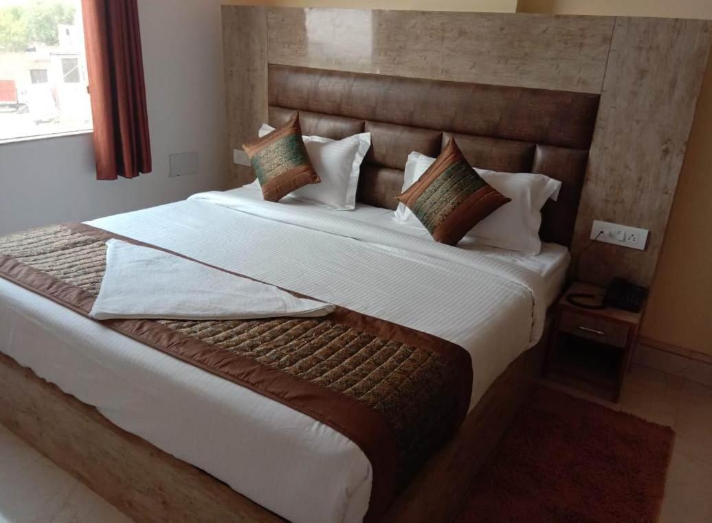 ניו דלהי Hotel Broadway מראה חיצוני תמונה